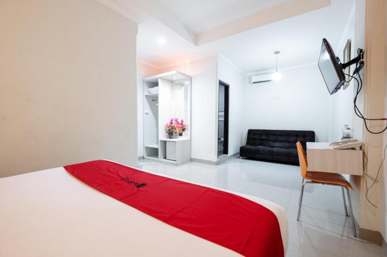 Reddoorz Plus @ Hotel Alden Макасар Екстериор снимка