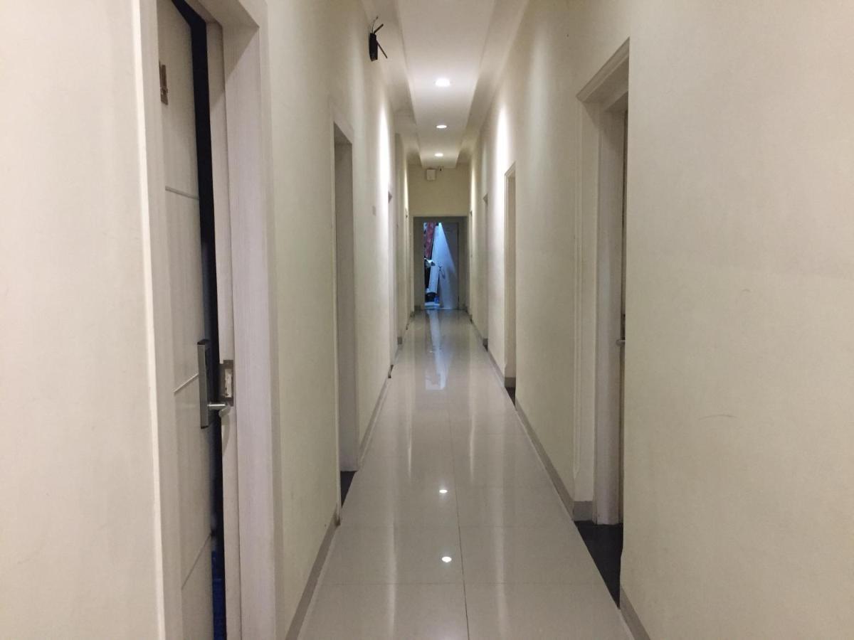Reddoorz Plus @ Hotel Alden Макасар Екстериор снимка