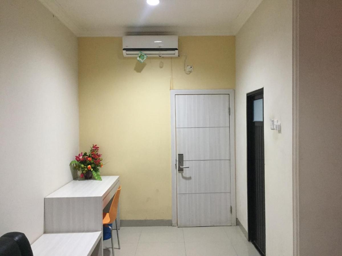 Reddoorz Plus @ Hotel Alden Макасар Екстериор снимка